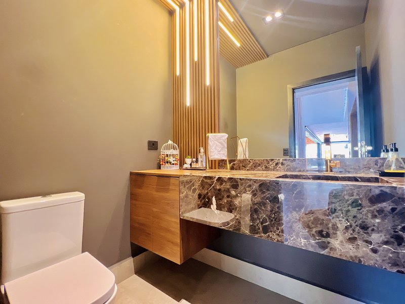 CASA COM LAGO DE CARPAS ESPETACULAR Rodovia Raposo Tavares Sorocaba - 