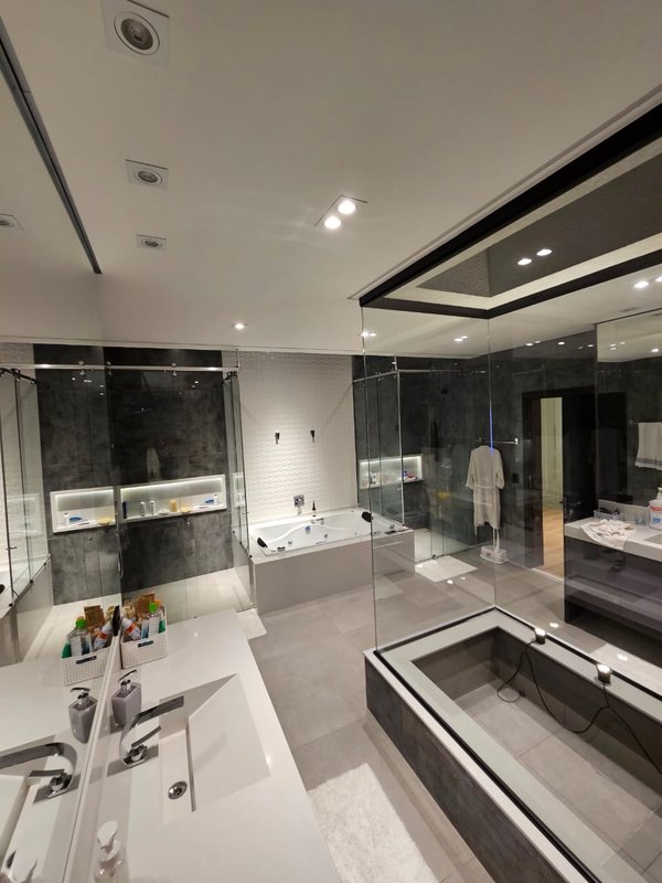 CASA COM LAGO DE CARPAS ESPETACULAR Rodovia Raposo Tavares Sorocaba - 