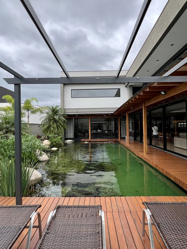 CASA COM LAGO DE CARPAS ESPETACULAR Rodovia Raposo Tavares Sorocaba - 