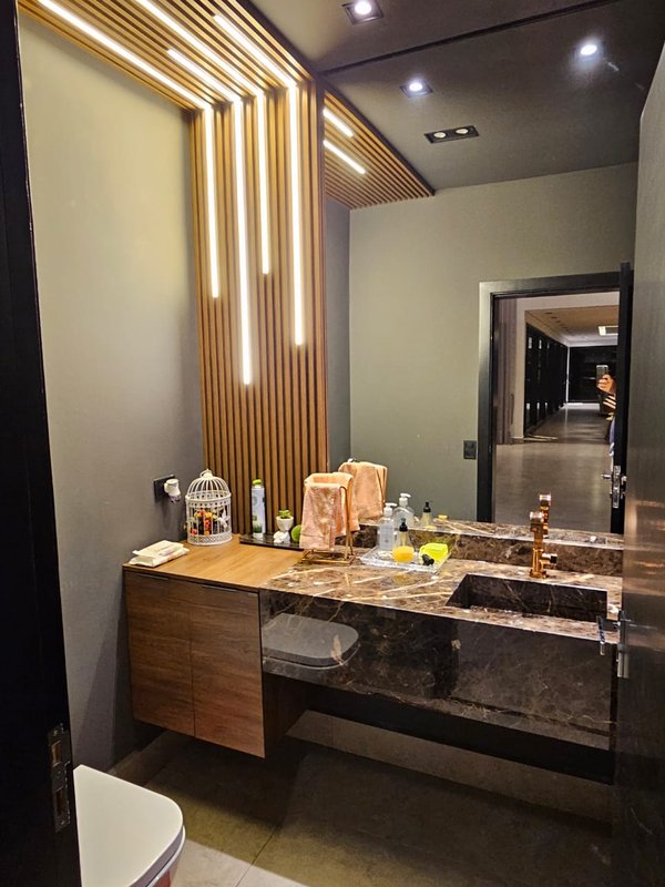 CASA COM LAGO DE CARPAS ESPETACULAR Rodovia Raposo Tavares Sorocaba - 