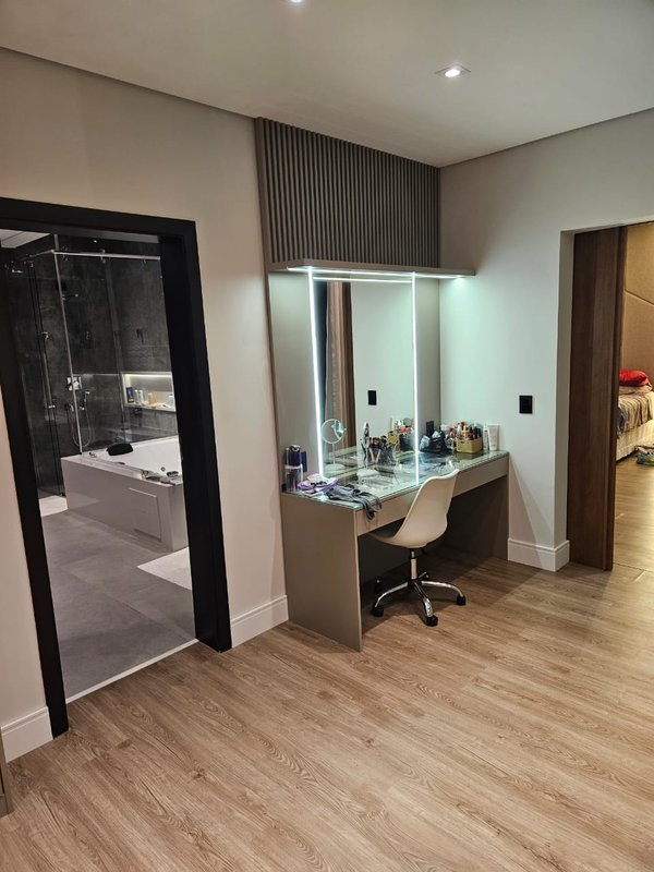 CASA COM LAGO DE CARPAS ESPETACULAR Rodovia Raposo Tavares Sorocaba - 