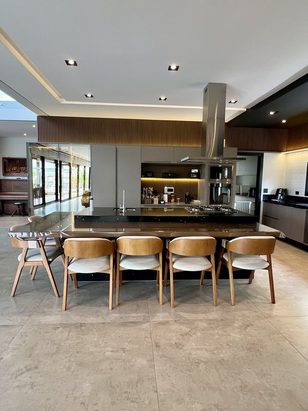 CASA COM LAGO DE CARPAS ESPETACULAR Rodovia Raposo Tavares Sorocaba - 