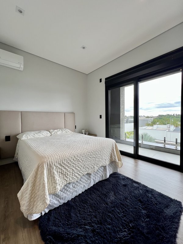 CASA COM LAGO DE CARPAS ESPETACULAR Rodovia Raposo Tavares Sorocaba - 