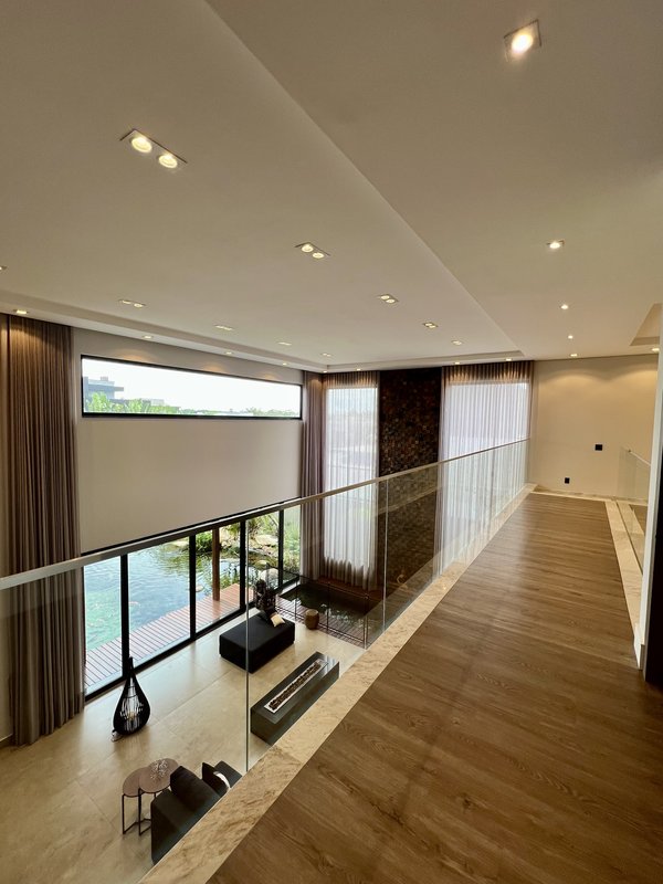 CASA COM LAGO DE CARPAS ESPETACULAR Rodovia Raposo Tavares Sorocaba - 