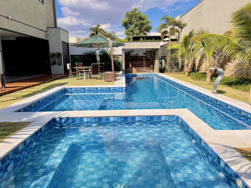 CASA COM LAGO DE CARPAS ESPETACULAR Rodovia Raposo Tavares Sorocaba - 