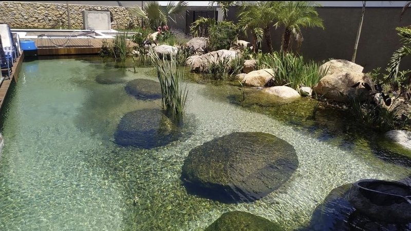 CASA COM LAGO DE CARPAS ESPETACULAR Rodovia Raposo Tavares Sorocaba - 
