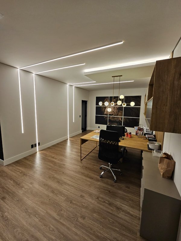 CASA COM LAGO DE CARPAS ESPETACULAR Rodovia Raposo Tavares Sorocaba - 