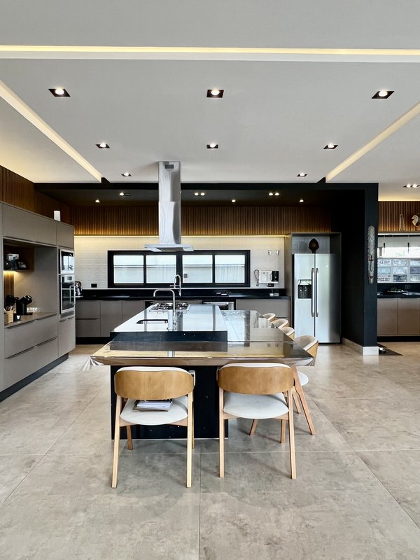 CASA COM LAGO DE CARPAS ESPETACULAR Rodovia Raposo Tavares Sorocaba - 