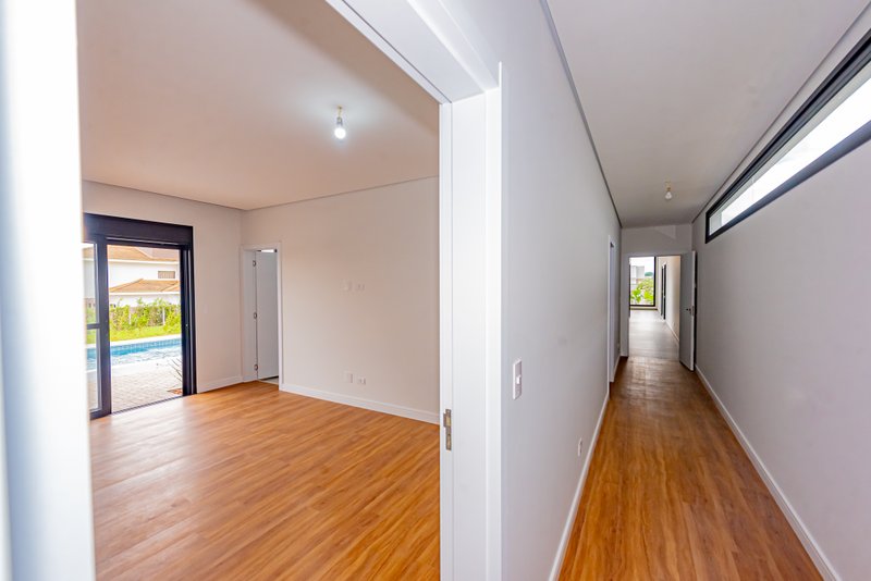 CASA TÉRREA EM CONDOMÍNIO SAINT CHARBEL Av. João de Barro Araçoiaba da Serra - 