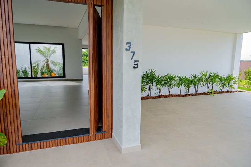 CASA TÉRREA EM CONDOMÍNIO SAINT CHARBEL Av. João de Barro Araçoiaba da Serra - 
