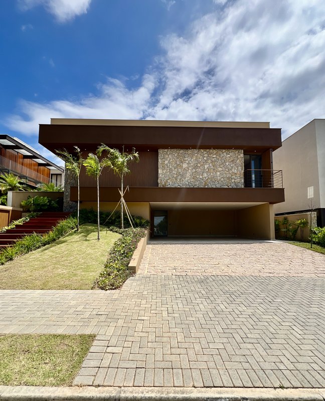 CASA DE ALTO PADRÃO C/ PROJETO DE RODRIGO LATORRE Alameda Grécia Votorantim - 