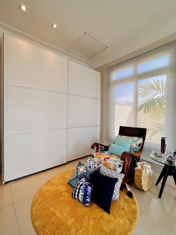 CASA MONT BLANC COM ELEVADOR Avenida Adolpho Massaglia Votorantim - 