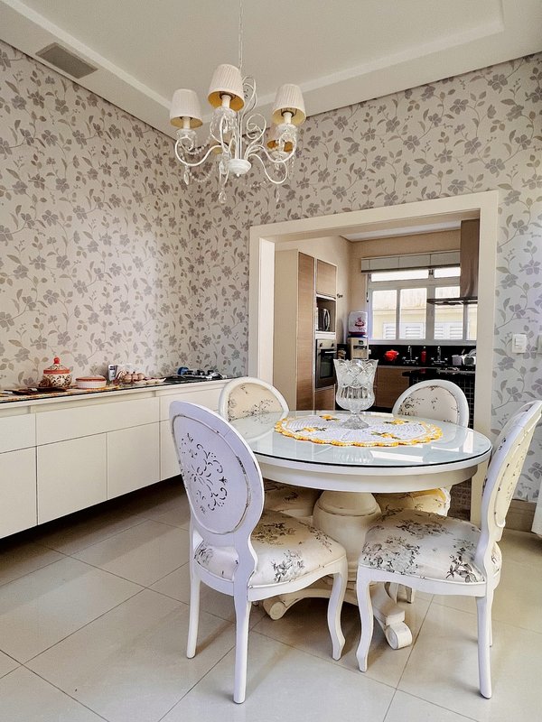 CASA MONT BLANC COM ELEVADOR Avenida Adolpho Massaglia Votorantim - 