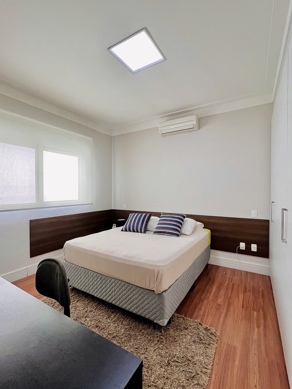CASA MONT BLANC COM ELEVADOR Avenida Adolpho Massaglia Votorantim - 