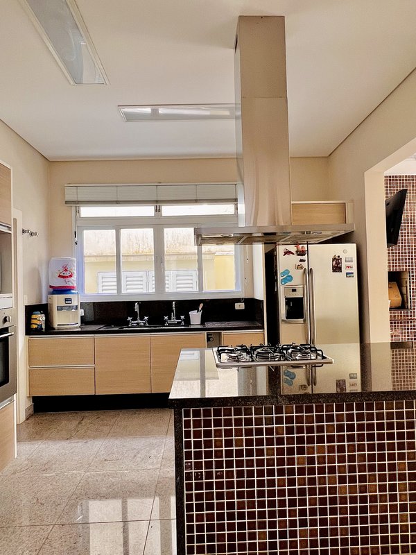 CASA MONT BLANC COM ELEVADOR Avenida Adolpho Massaglia Votorantim - 