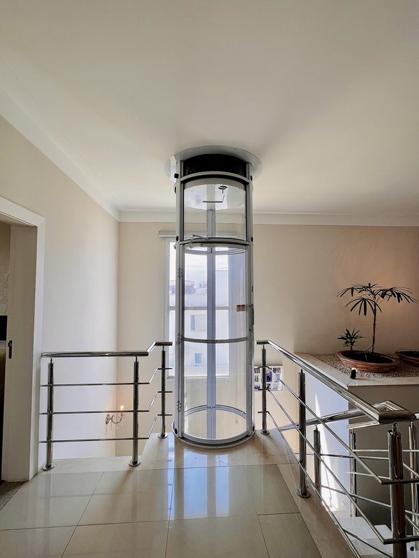CASA MONT BLANC COM ELEVADOR Avenida Adolpho Massaglia Votorantim - 