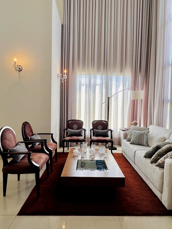 CASA MONT BLANC COM ELEVADOR Avenida Adolpho Massaglia Votorantim - 
