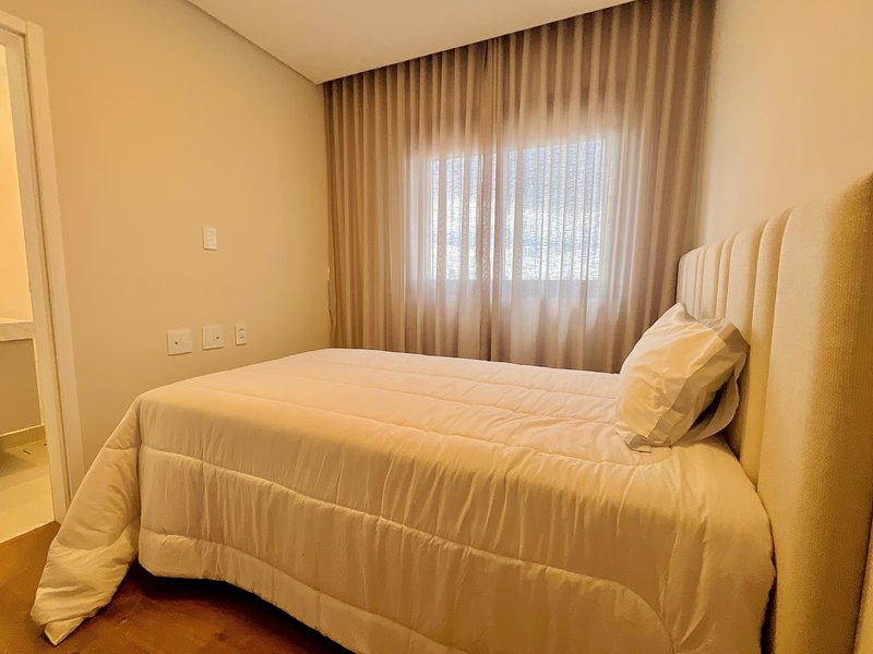 APARTAMENTO PRONTO PARA MORAR C/ 3 SUÍTES, DECORADO E MOBILIADO Rua Dona Maria Josepha de Souza Manente Sorocaba - 