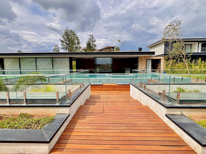 Casa de esquina l 7 dorm. l 909m²l piscina l SPA l Adega Rua C Itu - 