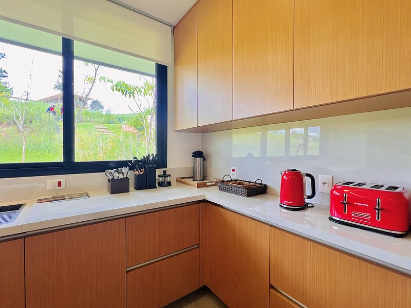 Casa de esquina l 7 dorm. l 909m²l piscina l SPA l Adega Rua C Itu - 