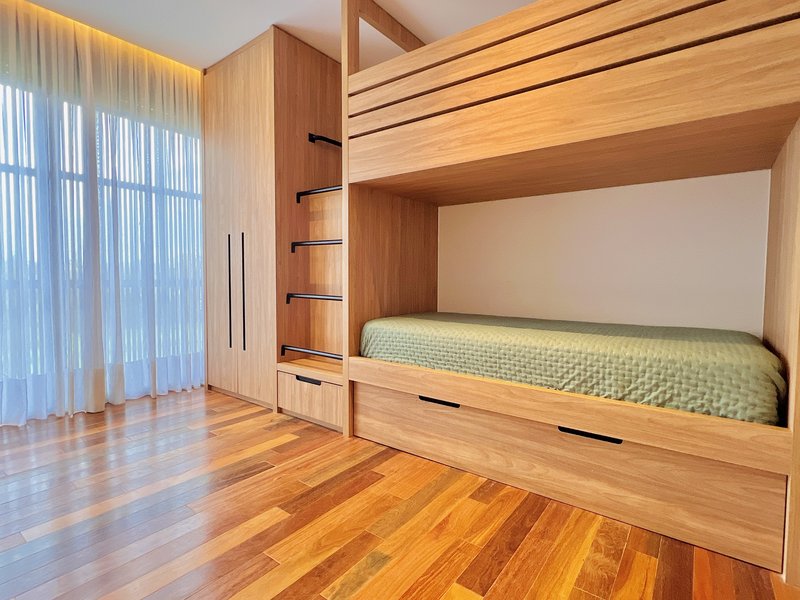 Casa de esquina l 7 dorm. l 909m²l piscina l SPA l Adega Rua C Itu - 