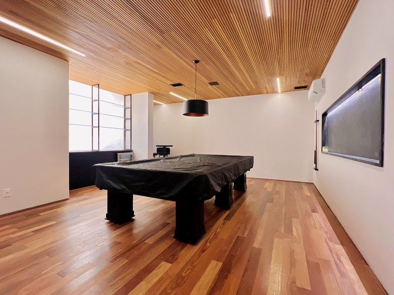 Casa de esquina l 7 dorm. l 909m²l piscina l SPA l Adega Rua C Itu - 