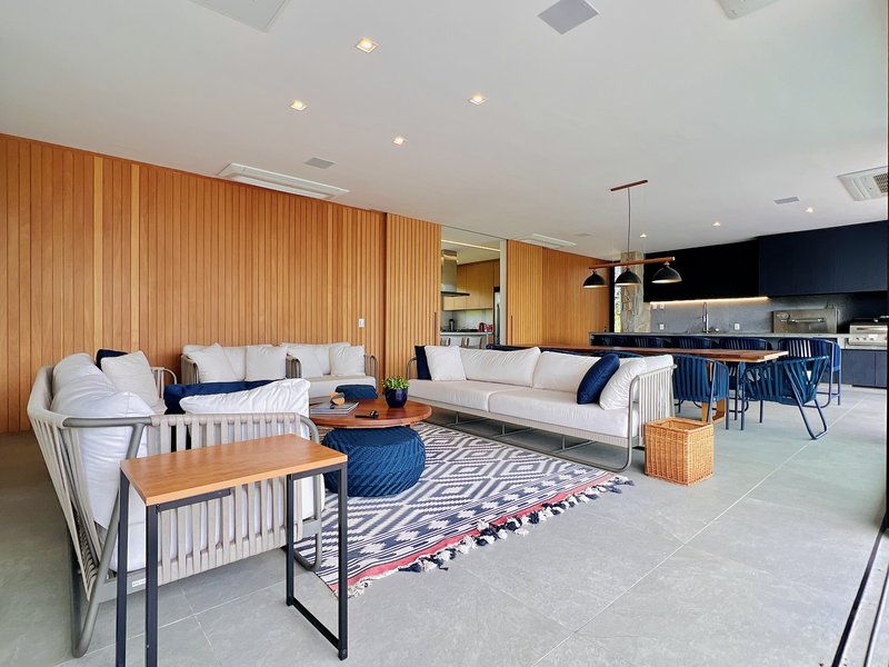 Casa de esquina l 7 dorm. l 909m²l piscina l SPA l Adega Rua C Itu - 