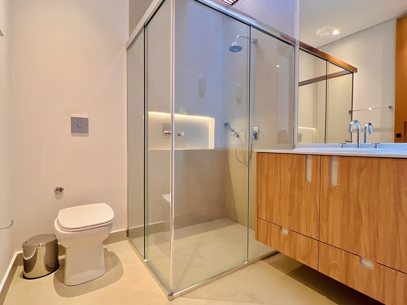 Casa de esquina l 7 dorm. l 909m²l piscina l SPA l Adega Rua C Itu - 