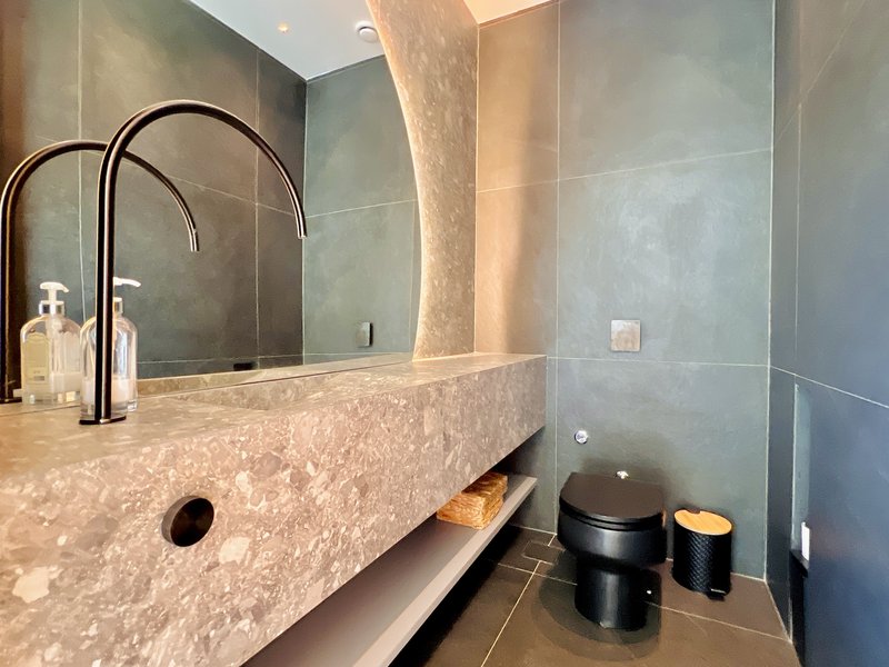 Casa de esquina l 7 dorm. l 909m²l piscina l SPA l Adega Rua C Itu - 