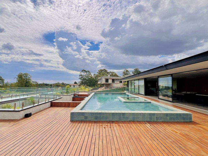 Casa de esquina l 7 dorm. l 909m²l piscina l SPA l Adega Rua C Itu - 