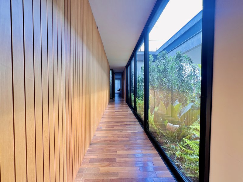 Casa de esquina l 7 dorm. l 909m²l piscina l SPA l Adega Rua C Itu - 