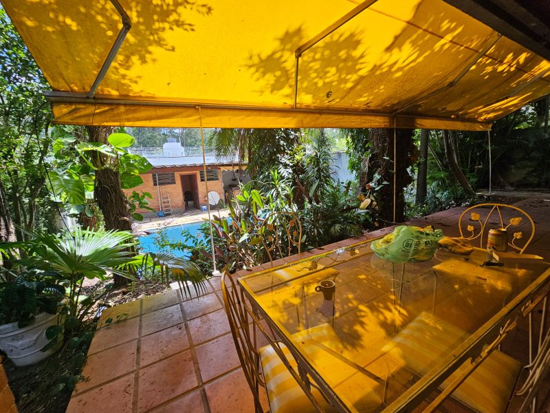 Casa á Venda no Jardim Marajoara - Com 560m² A.T. e 350m² de A.C. 4 dormitórios 4 Vagas - São Paulo - 