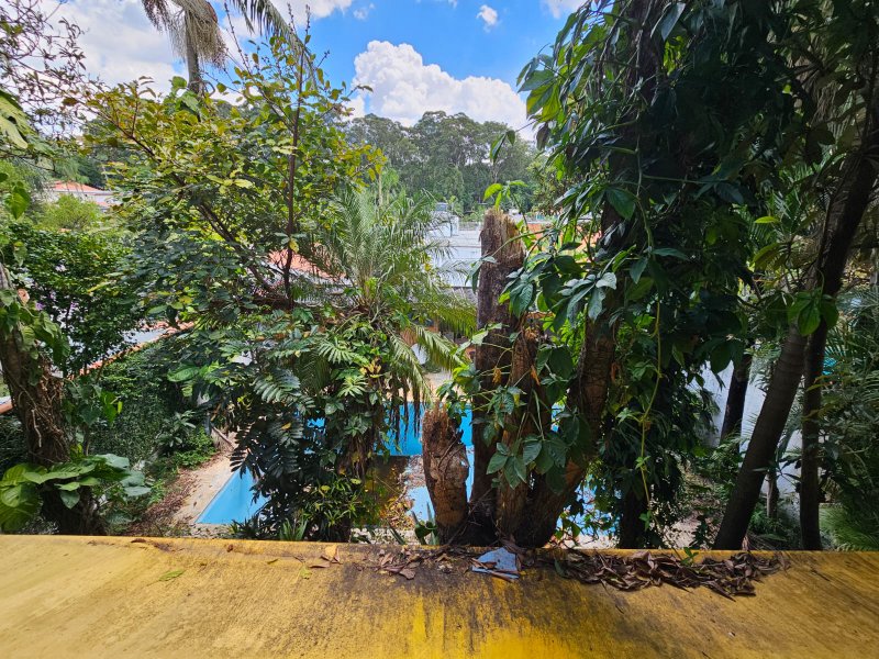 Casa á Venda no Jardim Marajoara - Com 560m² A.T. e 350m² de A.C. 4 dormitórios 4 Vagas - São Paulo - 