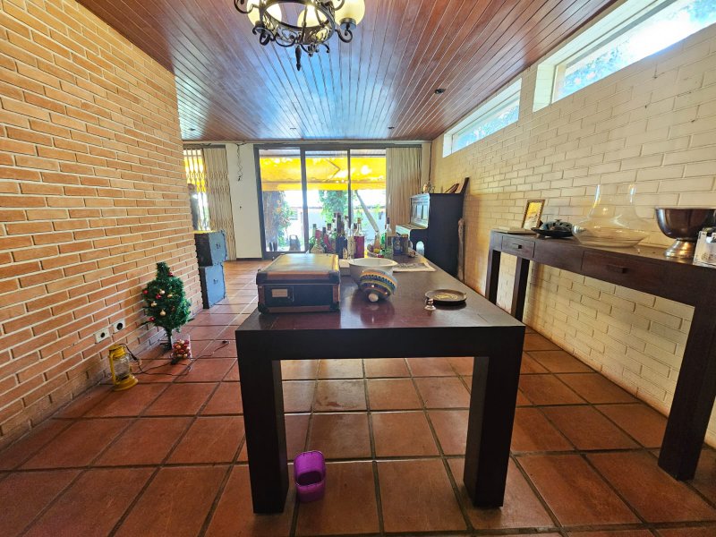 Casa á Venda no Jardim Marajoara - Com 560m² A.T. e 350m² de A.C. 4 dormitórios 4 Vagas - São Paulo - 