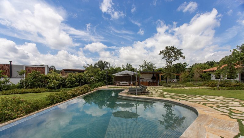 CASA BALI EM FAZENDA BOA VISTA Alameda dos Pínus PORTO FELIZ - 