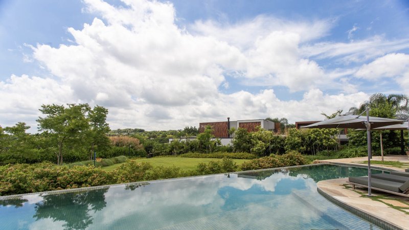 CASA BALI EM FAZENDA BOA VISTA Alameda dos Pínus PORTO FELIZ - 