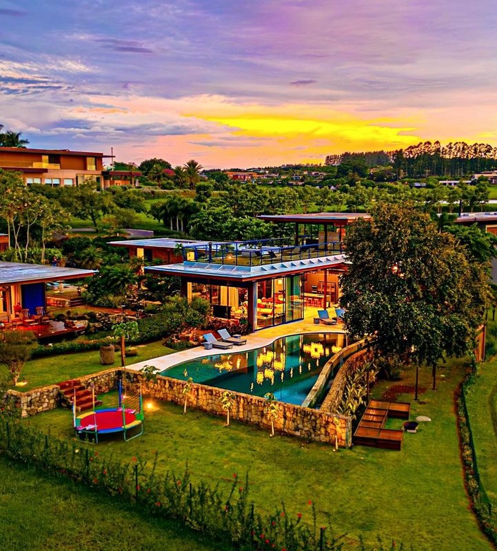 CASA CINEMATOGRÁFICA EM FAZENDA BOA VISTA Alameda dos Pínus PORTO FELIZ - 
