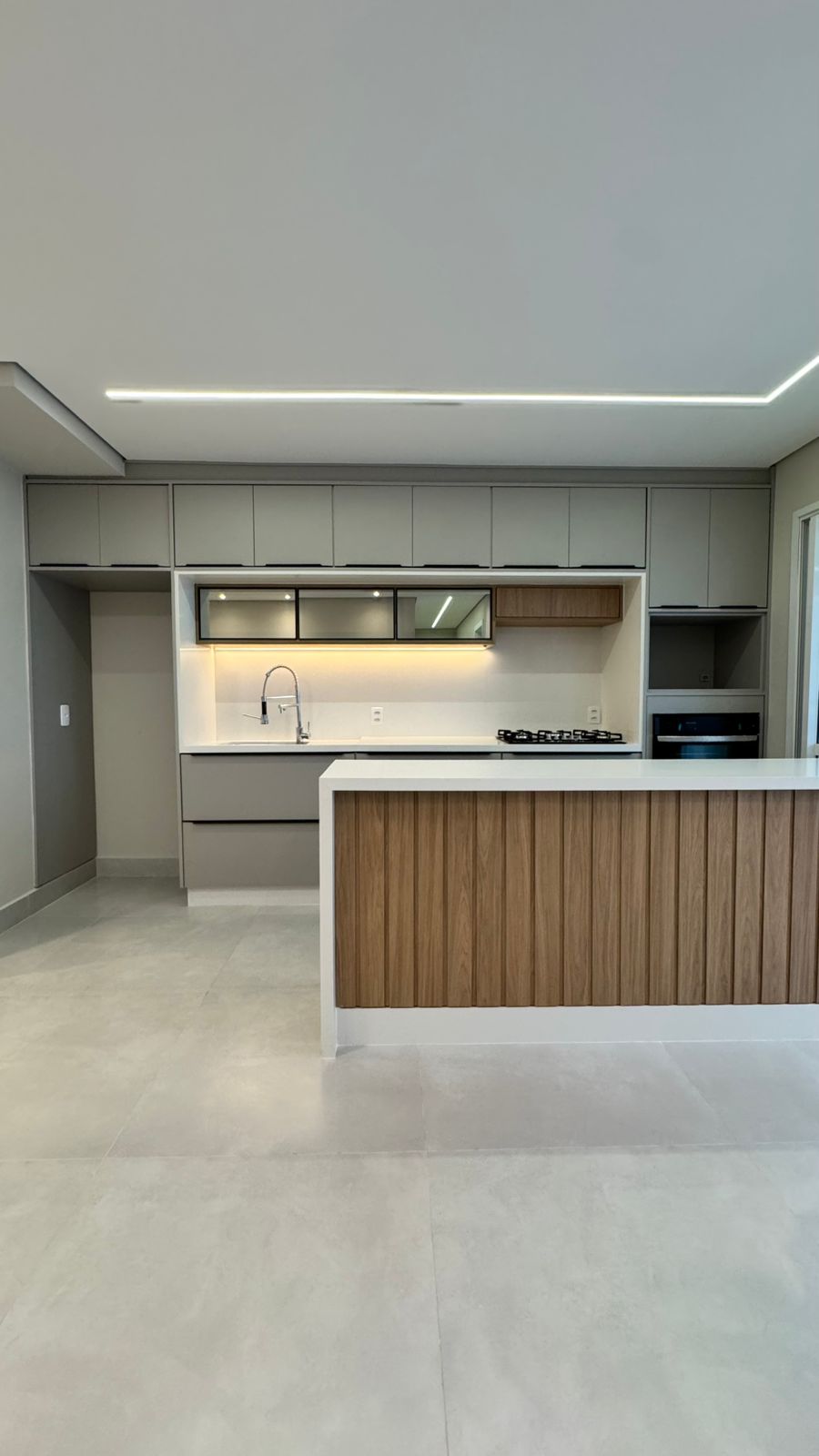 Apartamento com 3 Dormit&oacute;rios no Condom&iacute;nio Blue View Rua Doutor Alberto Miguel Roman São José dos Campos - 