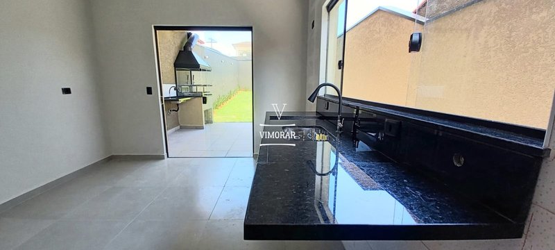 Sobrado 3 suítes + 2 vagas de garagem - Atibaia - 
