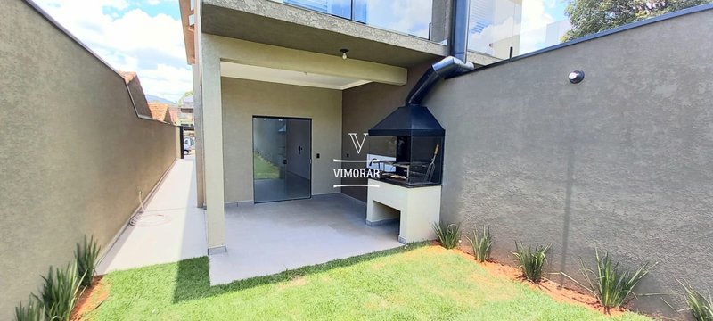 Sobrado 3 suítes + 2 vagas de garagem - Atibaia - 