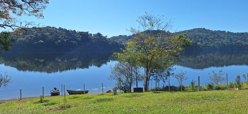 Sítio com 4 alqueires na beira da represa em Paraibuna, S.P - Paraibuna - 