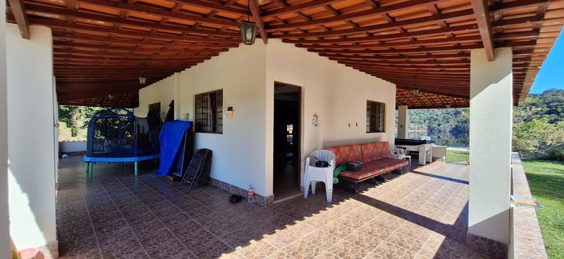 Sítio com 4 alqueires na beira da represa em Paraibuna, S.P - Paraibuna - 