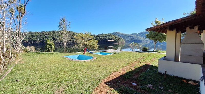 Sítio com 4 alqueires na beira da represa em Paraibuna, S.P - Paraibuna - 