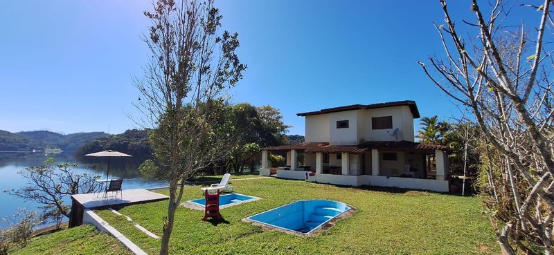 Sítio com 4 alqueires na beira da represa em Paraibuna, S.P - Paraibuna - 