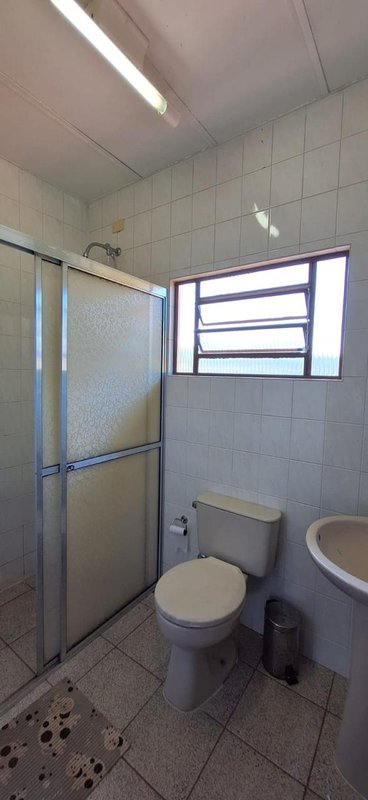 Sítio com 4 alqueires na beira da represa em Paraibuna, S.P - Paraibuna - 