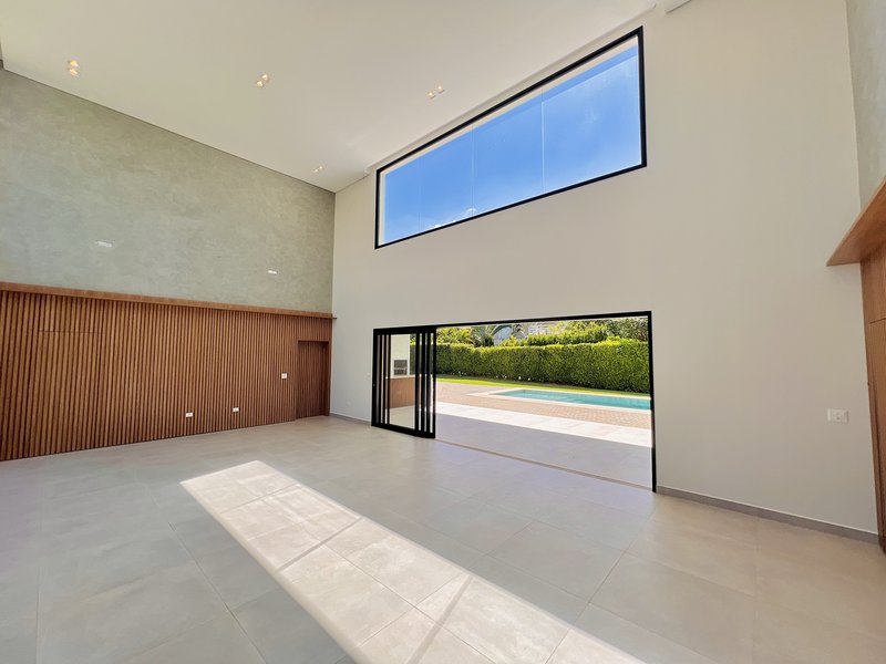 CASA DE ALTÍSSMA QUALIDADE DE CONSTRUÇÃO EM LAGO AZUL AVENIDA LAGO AZUL Araçoiaba da Serra - SALA PRINCIPAL