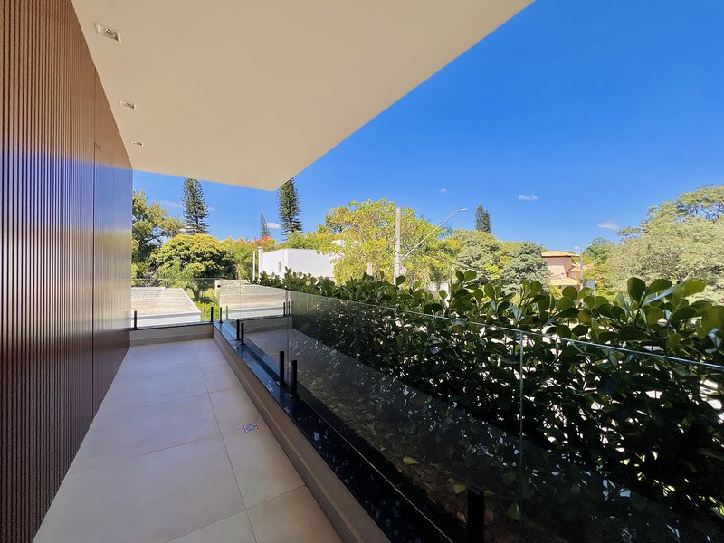 CASA DE ALTÍSSMA QUALIDADE DE CONSTRUÇÃO EM LAGO AZUL AVENIDA LAGO AZUL Araçoiaba da Serra - SACADA SUPERIOR