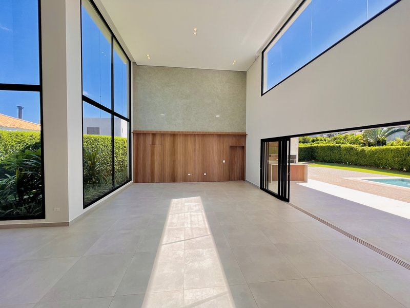 CASA DE ALTÍSSMA QUALIDADE DE CONSTRUÇÃO EM LAGO AZUL AVENIDA LAGO AZUL Araçoiaba da Serra - SALA PRINCIPAL