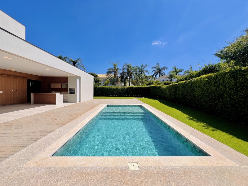 CASA DE ALTÍSSMA QUALIDADE DE CONSTRUÇÃO EM LAGO AZUL AVENIDA LAGO AZUL Araçoiaba da Serra - PISCINA