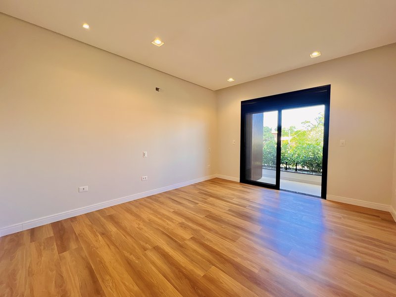 CASA DE ALTÍSSMA QUALIDADE DE CONSTRUÇÃO EM LAGO AZUL AVENIDA LAGO AZUL Araçoiaba da Serra - SAÍTE TÉRREA